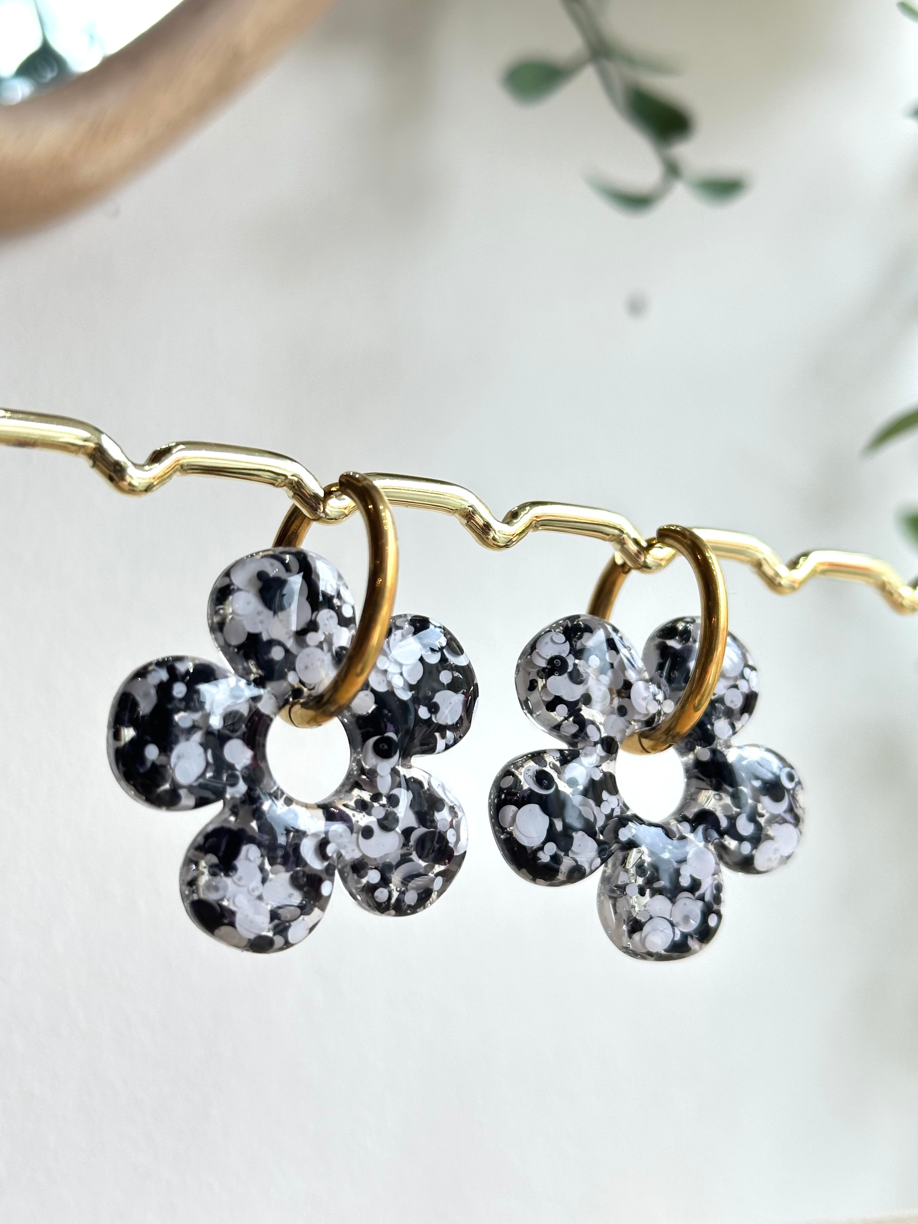 Thibolettes black & white