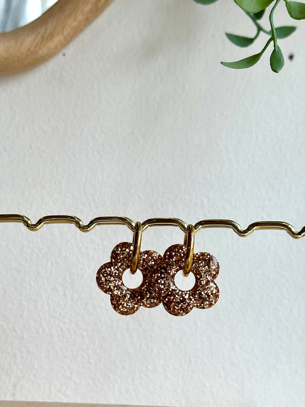 Thibolettes shiny or