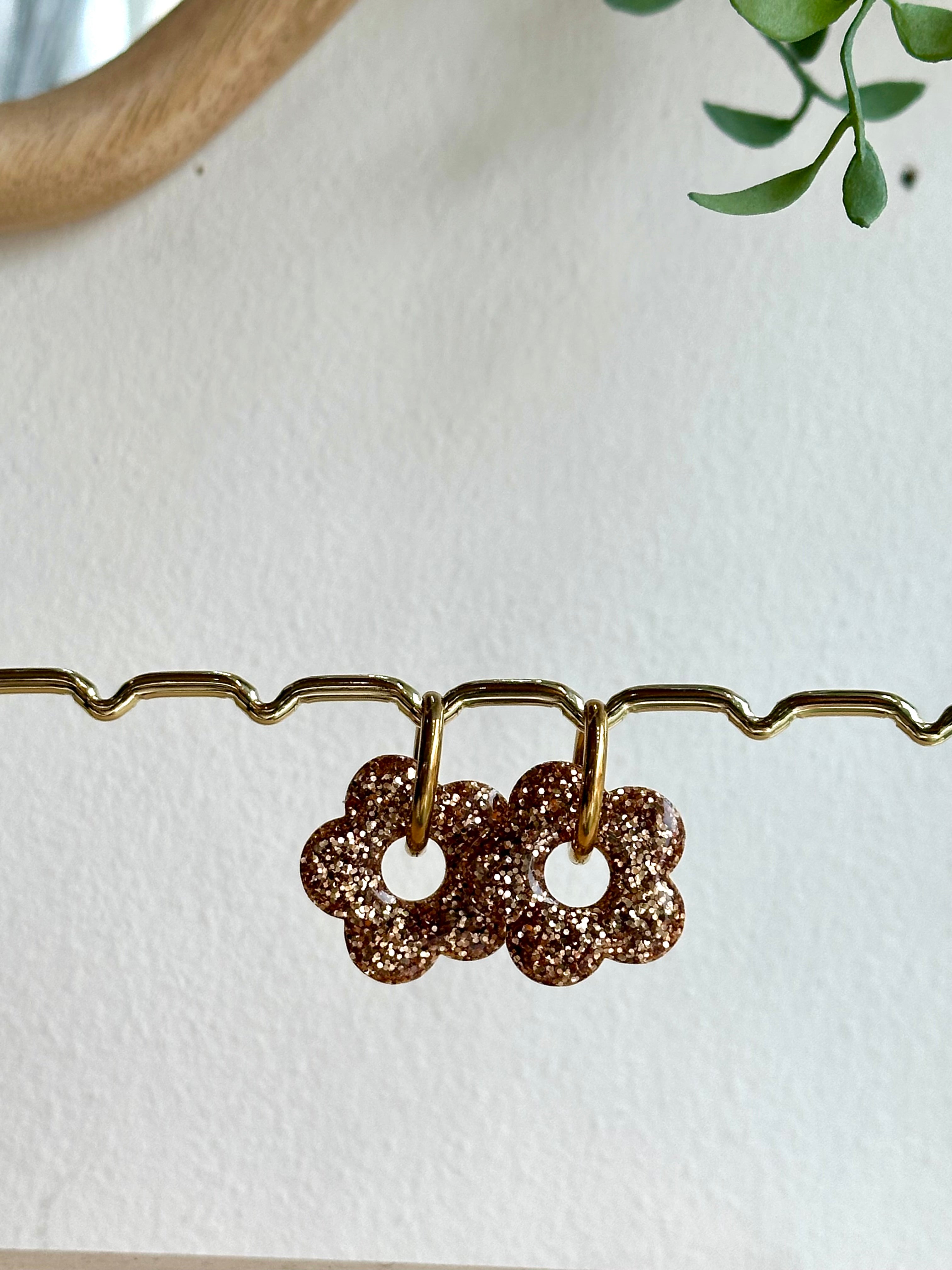 Thibolettes shiny or