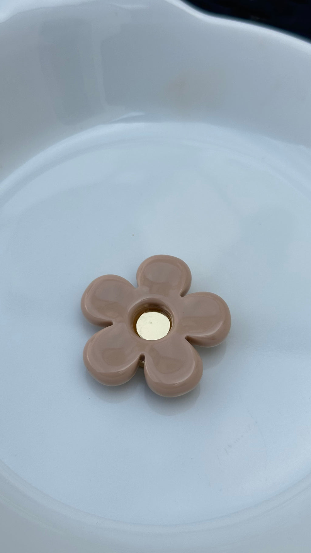 Titi bouton beige