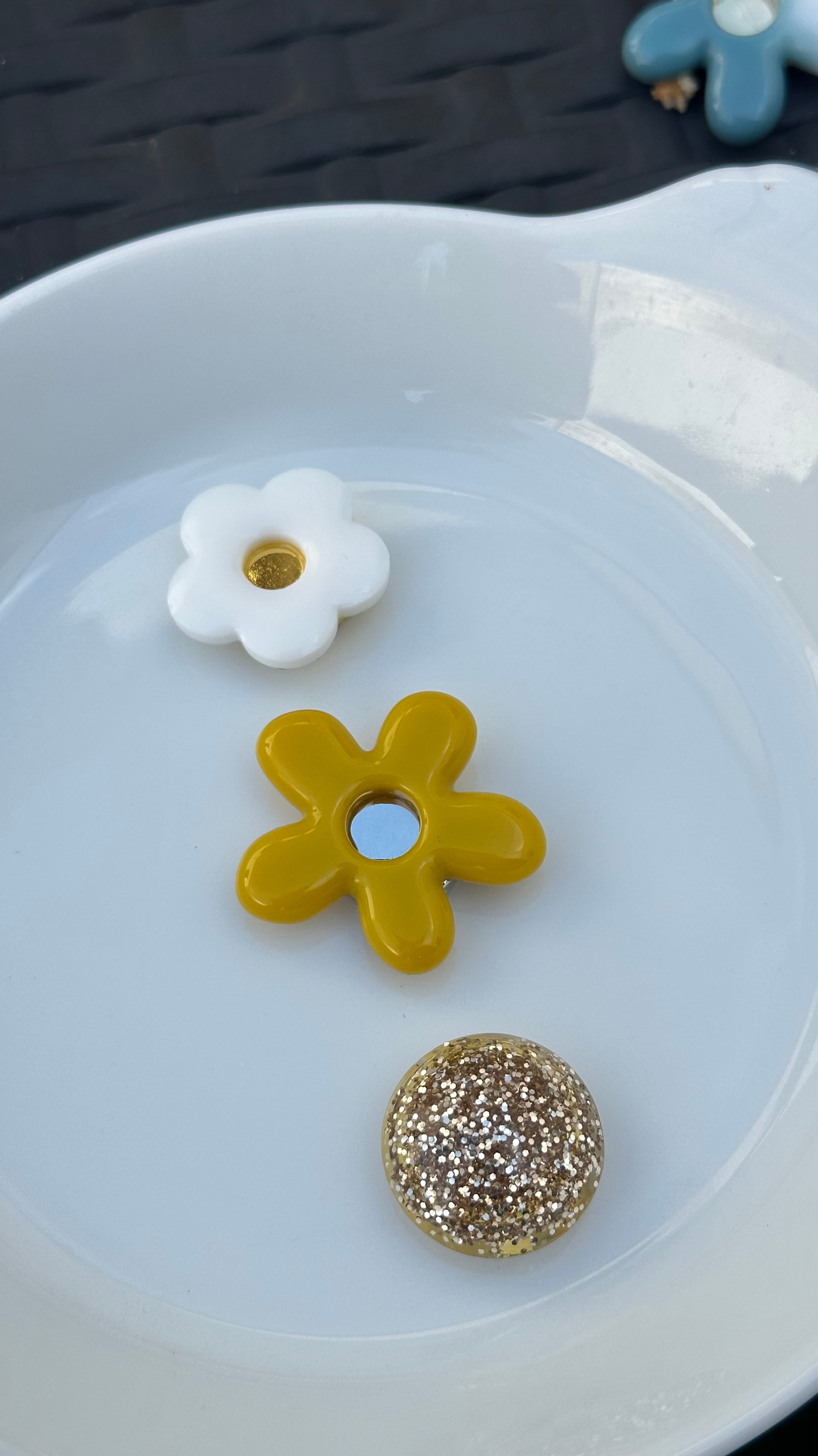 Titi bouton Grande fleur jaune