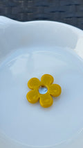 Titi bouton grande fleur jaune
