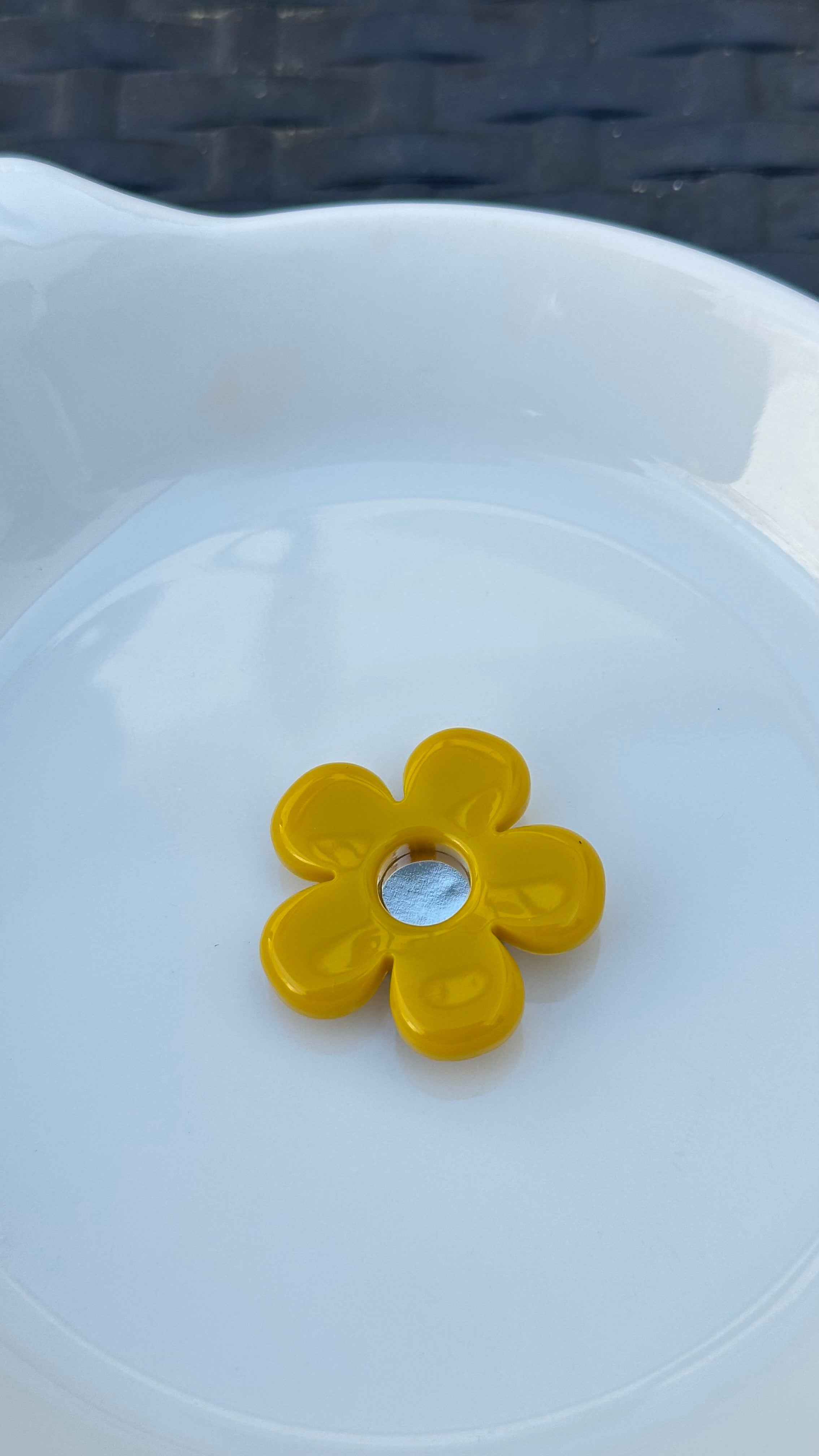 Titi bouton grande fleur jaune