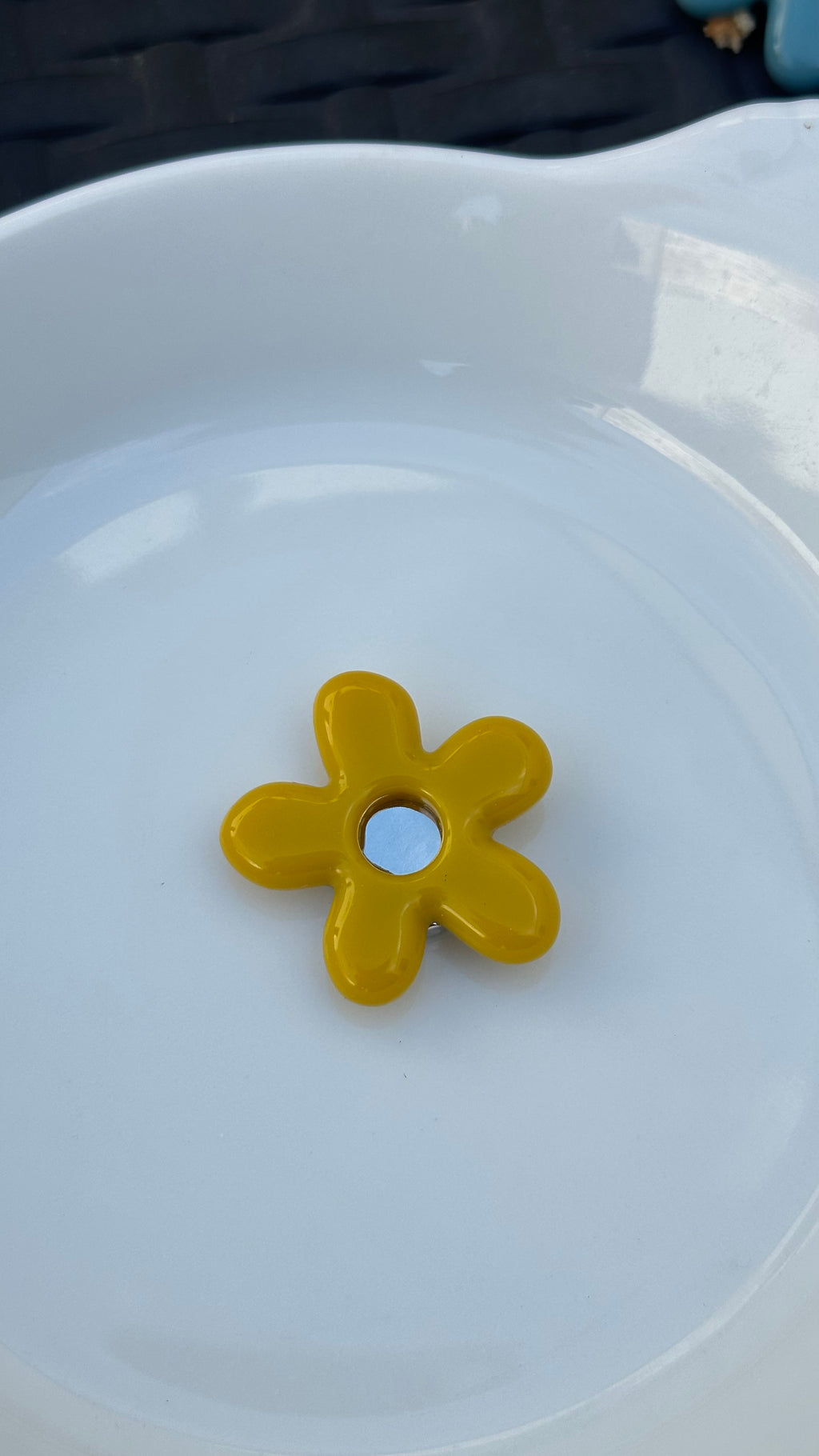Titi bouton Grande fleur jaune