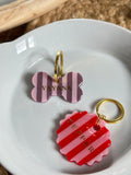 Médaille tartelette marinière rouge et rose
